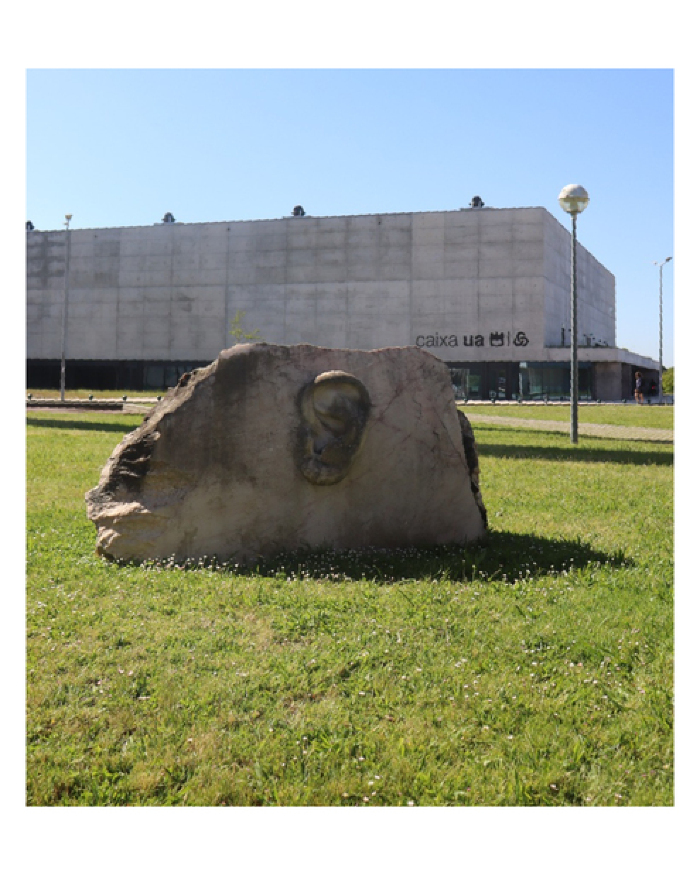 Figura 1- Escultura em mármore “Silência”.
